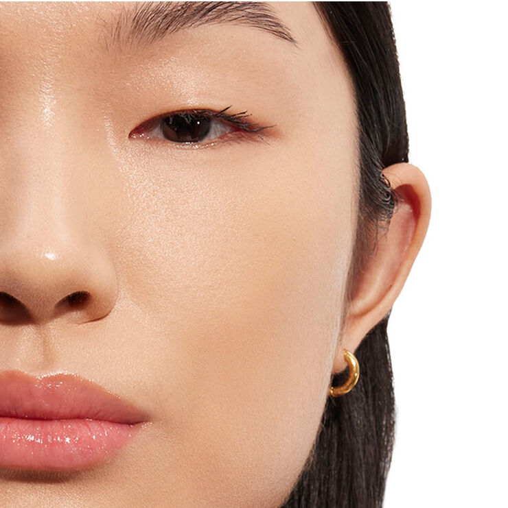 Glow natural na pele com a base líquida YSL ALL HOURS GLOW FOUNDATION